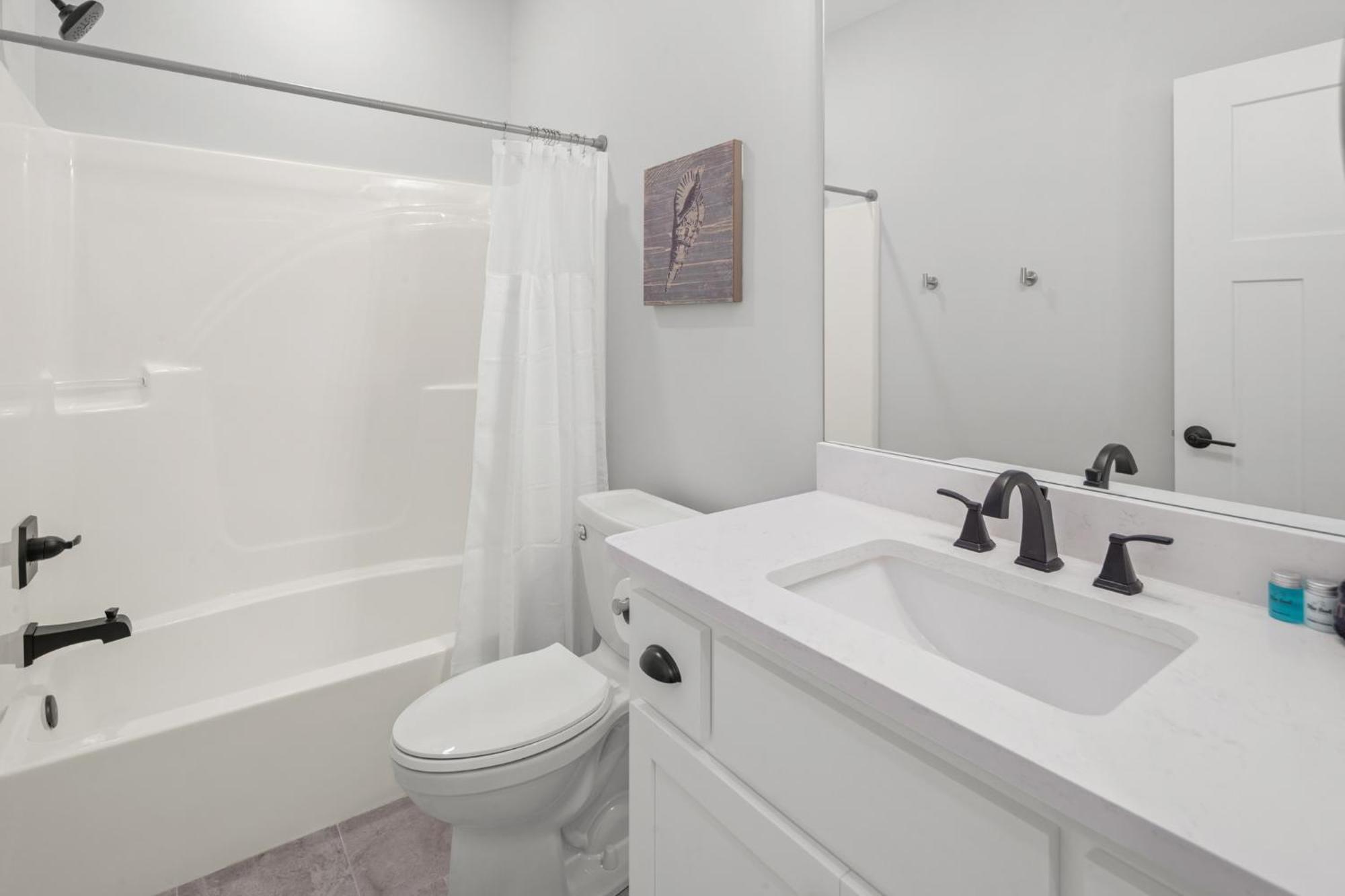 Holiday home Laguna Haven! 3br 2ba Sleeps 7! Your Perfect Escape! *