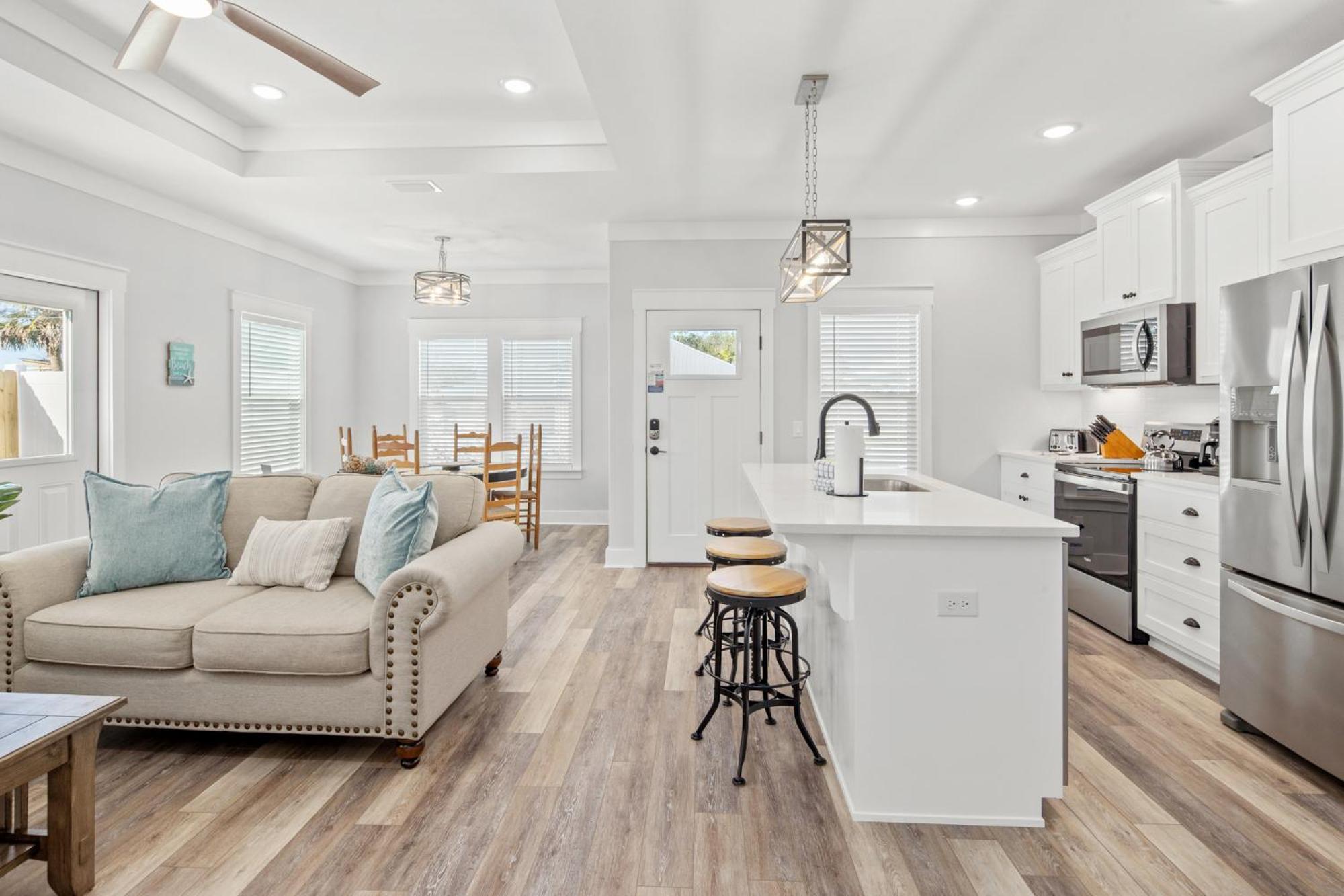 Holiday home Laguna Haven! 3br 2ba Sleeps 7! Your Perfect Escape!